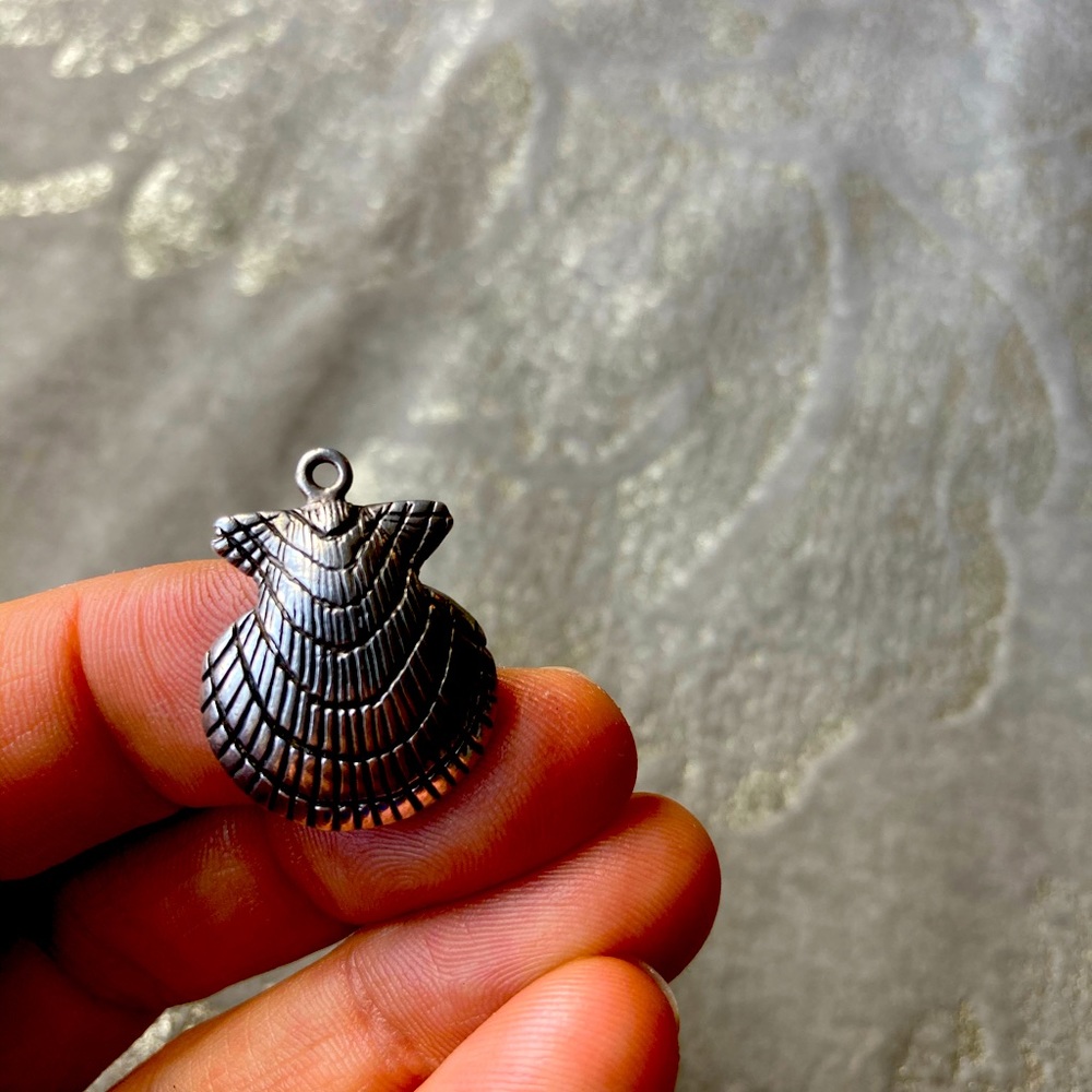 Sterling silver shell pendant